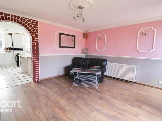 House for rent in Harold Hill, Greater London