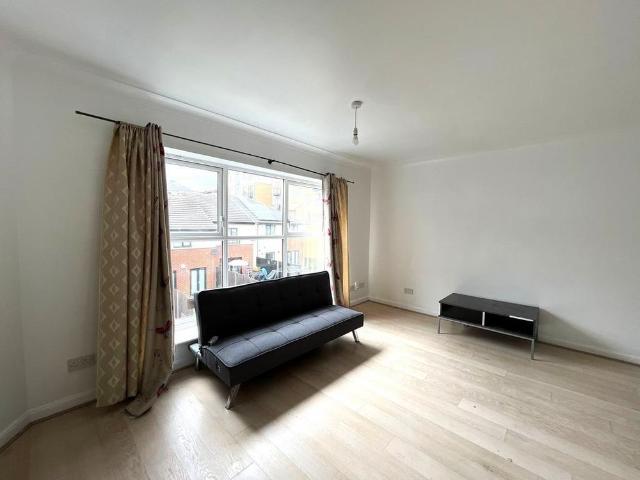 House for rent in Silvertown, Greater London