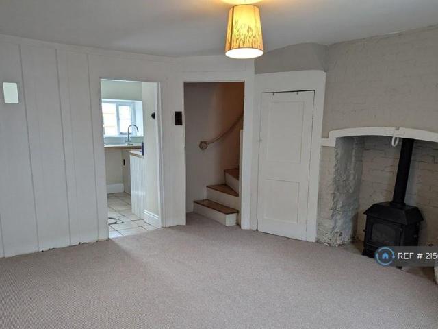 House for rent in Deans Hill, Wales