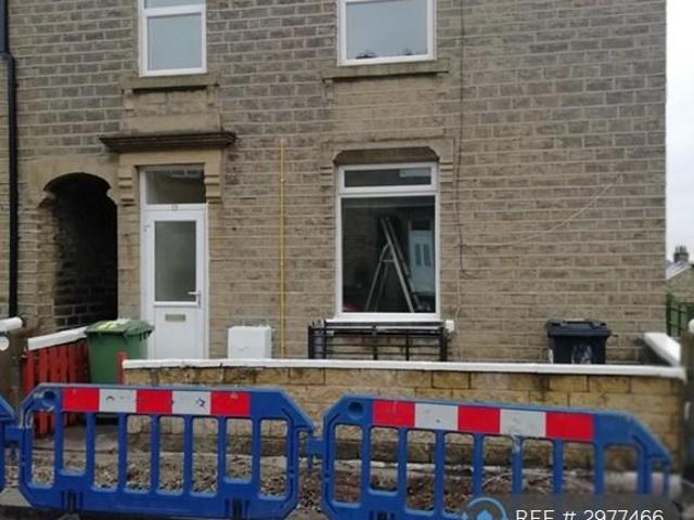 House for rent in Milnsbridge, West Yorkshire