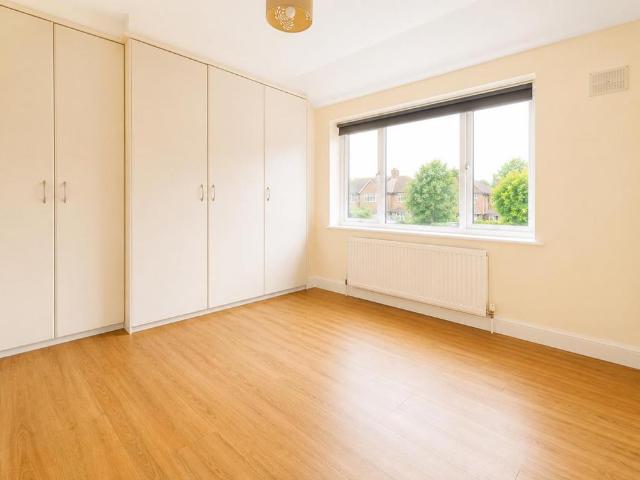 House for rent in The Wrythe, Greater London