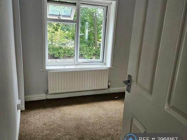 House for rent in Calderstones