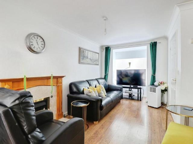 House for rent in Swanscombe and Greenhithe, Monks Orchard