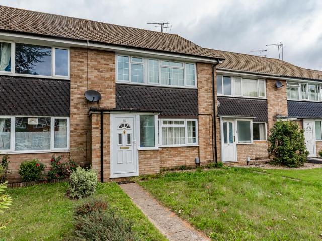 House for rent in Heol-las, Surrey