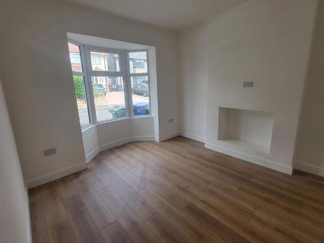 House for rent in Dixons Green, West Midlands