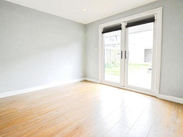 House for rent in Napsbury Park, Five Acres