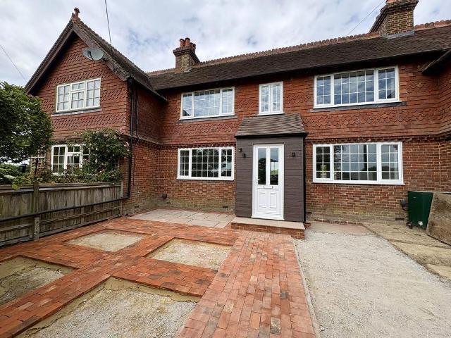 House for rent in Perryfields, West Sussex