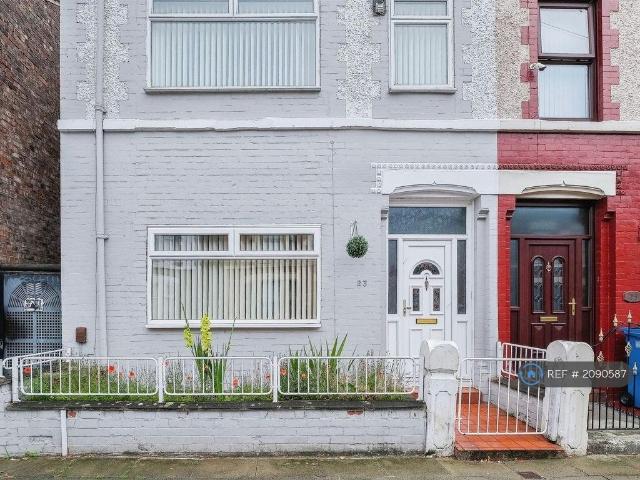 House for rent in Calderstones