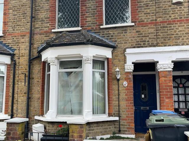 House for rent in Ponders End, Greater London