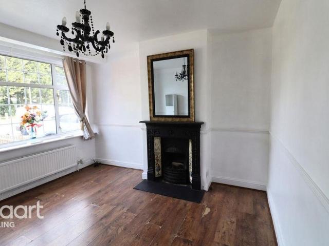 House for rent in Denham