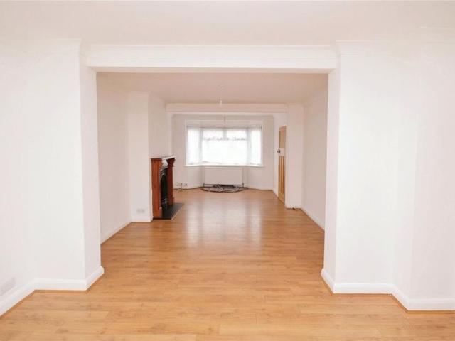 House for rent in Whitton, Greater London