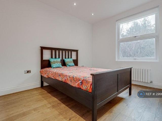 House for rent in London Borough of Lewisham, Greater London