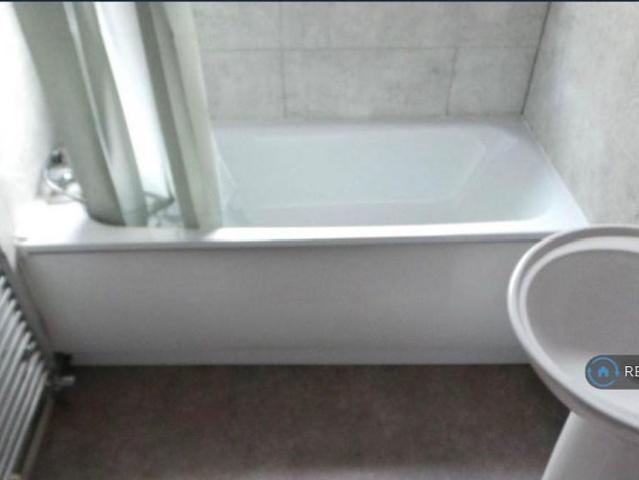 House for rent in Spring Park, Luton