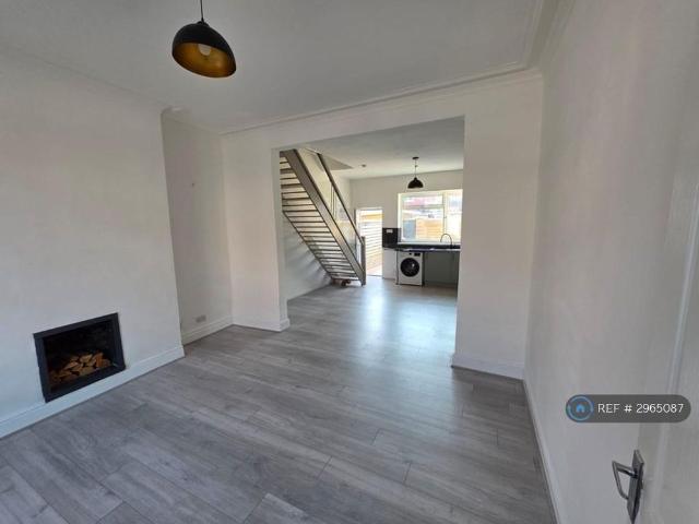 House for rent in Hurst, Greenheys