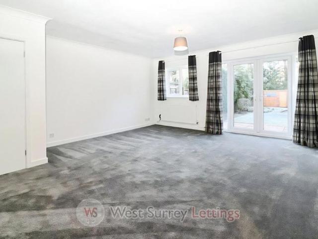 House for rent in Heatherside, Heol-las
