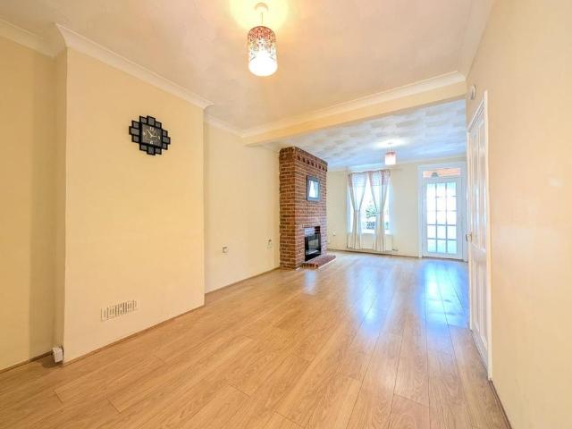 House for rent in Lakenham, East Bank