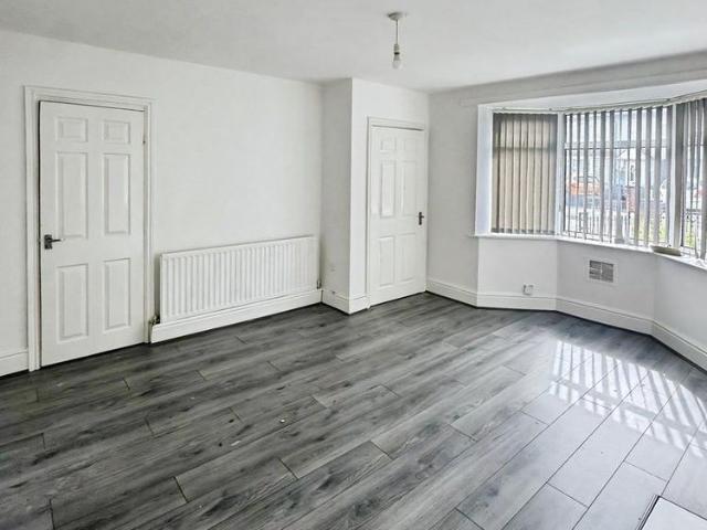 House for rent in Calderstones