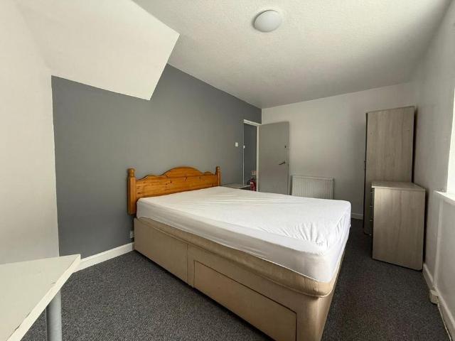 House for rent in Pennycomequick, Plymouth