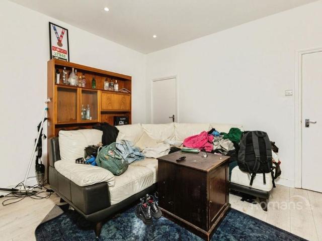 House for rent in Newtown, Reading