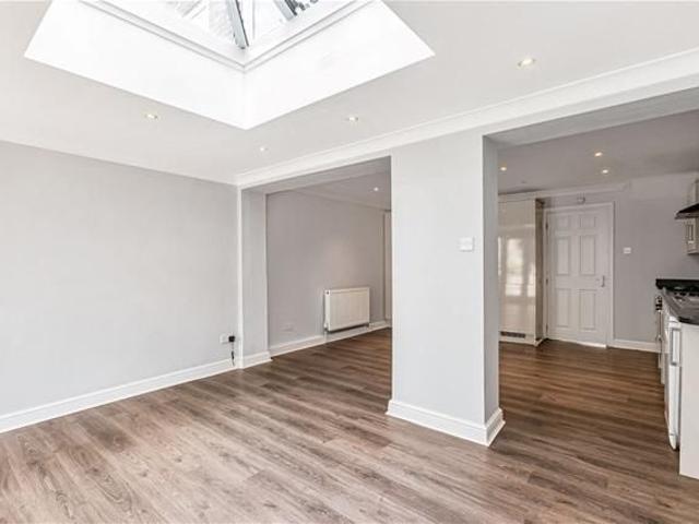 House for rent in Hatching Green, Five Acres