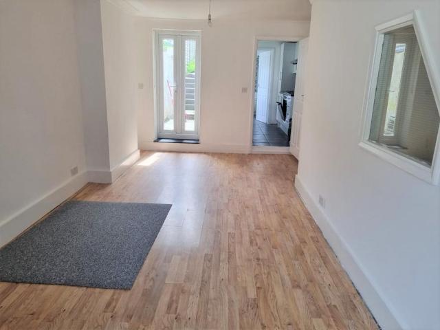 House for rent in Clarendon, Ash