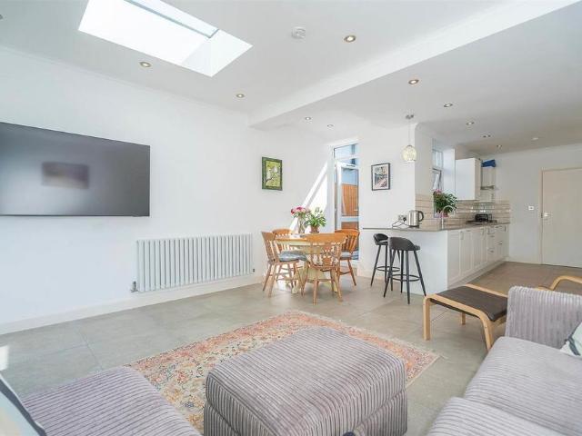 House for rent in Hornsey Park, Greater London