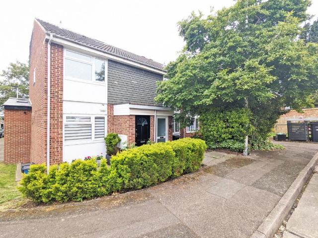 House for rent in Woodford, Greater London