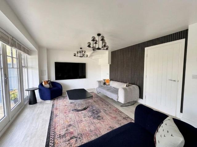 House for rent in Totteridge, Buckinghamshire