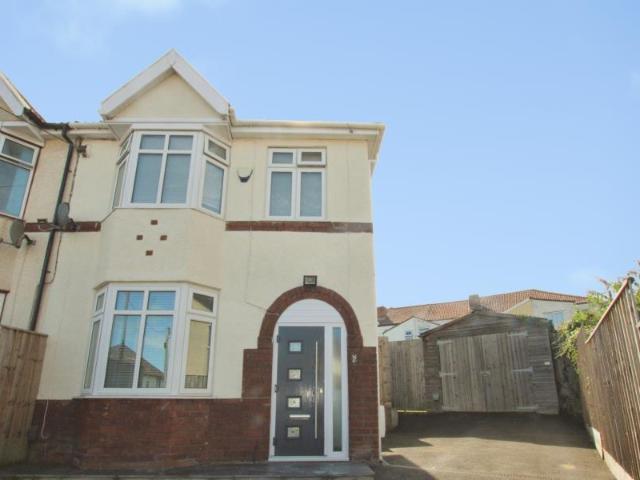 House for rent in Kingswood