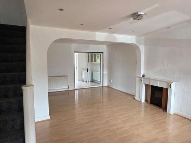 House for rent in Jackmans Estate, King's Walden