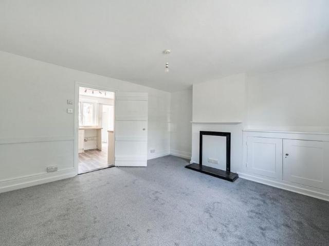 House for rent in Capel, Sandown Park