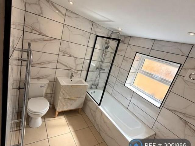 House for rent in Box, Llanelli