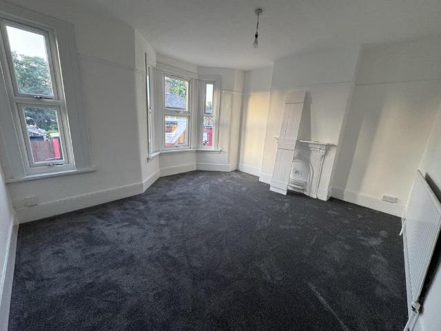 House for rent in Seven Kings, Greater London