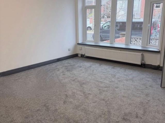 House for rent in Guide Bridge, Greenheys