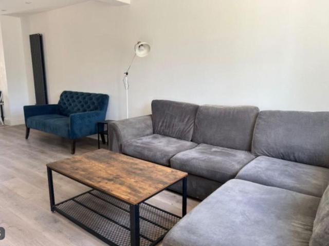 House for rent in Tolworth, Greater London