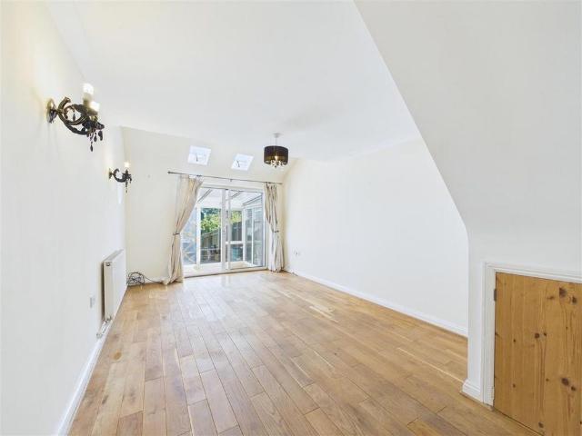 House for rent in Chipping Hill, Essex