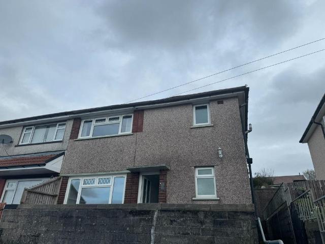 House for rent in Tonyrefail, Coedely