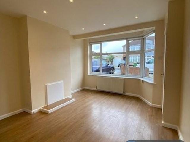 House for rent in Blackfen, Greater London