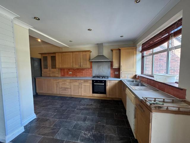 House for rent in Gants Hill, Greater London