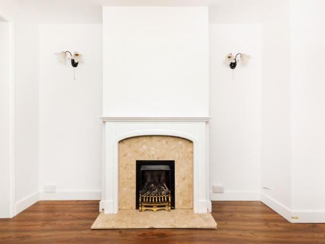 House for rent in Hale End, Cat Hill