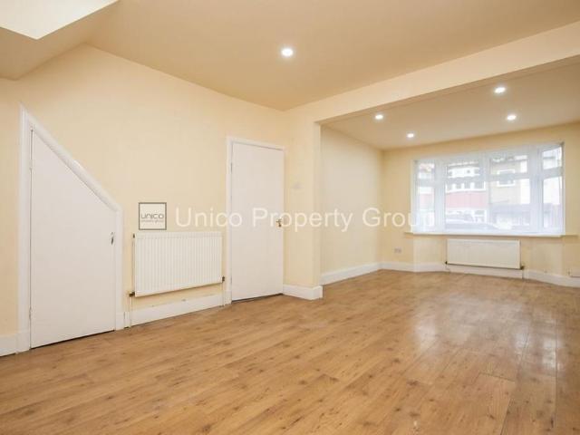 House for rent in Plashet, Greater London