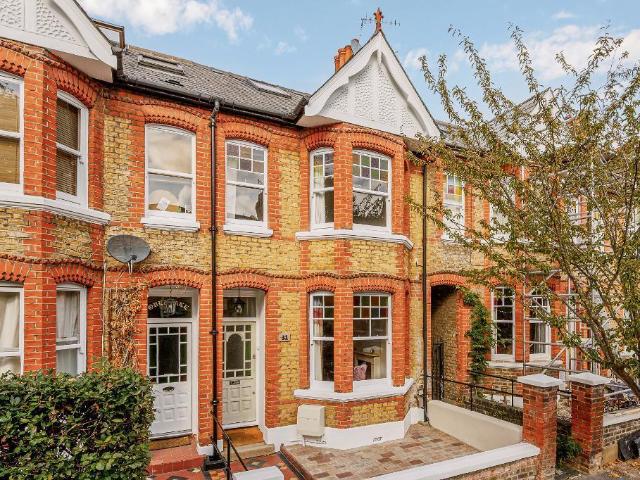 House for rent in London Borough of Ealing, Greater London