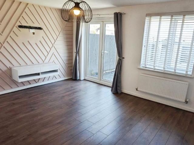 House for rent in Castle Quarter, Falcon Lodge