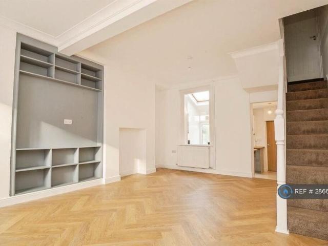 House for rent in Falcon Lodge, Wales