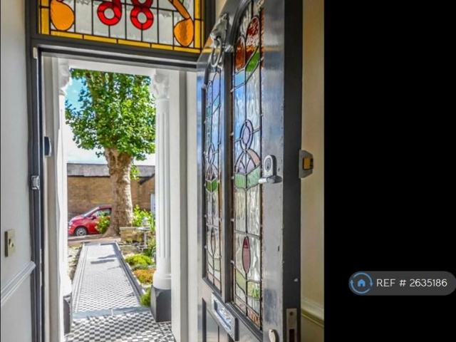 House for rent in Alton Barnes, Essex