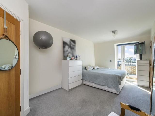 House for rent in Mortlake, Greater London