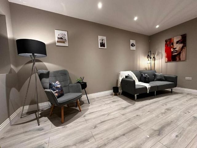 House for rent in Harmondsworth, Greater London