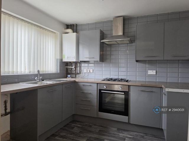 House for rent in Calderstones