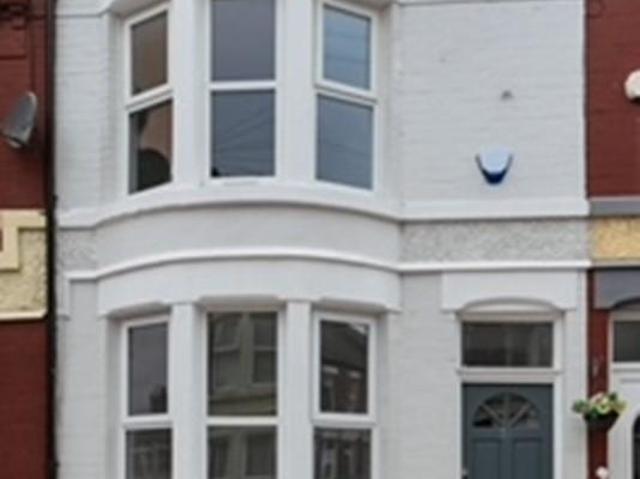 House for rent in Calderstones