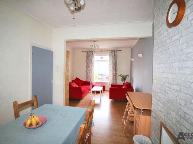House for rent in London Borough of Redbridge, Greater London